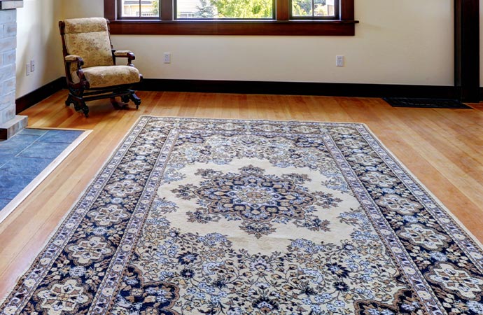 Traditional floral rug for a classic room design.